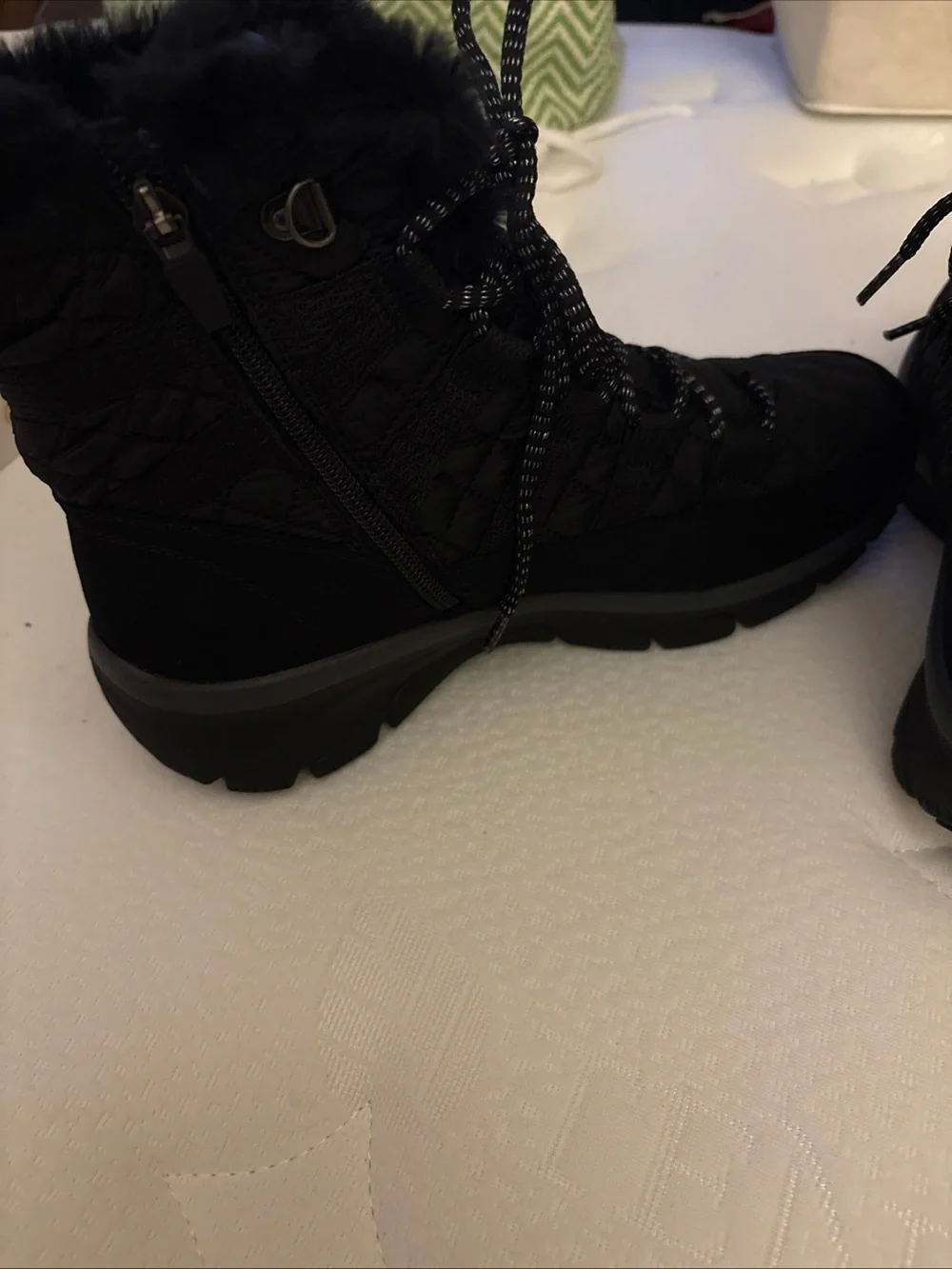 SKECHERS Black Quilted Lace-Up Athletic Sneakers, Faux Fur Lined, Memory Foam